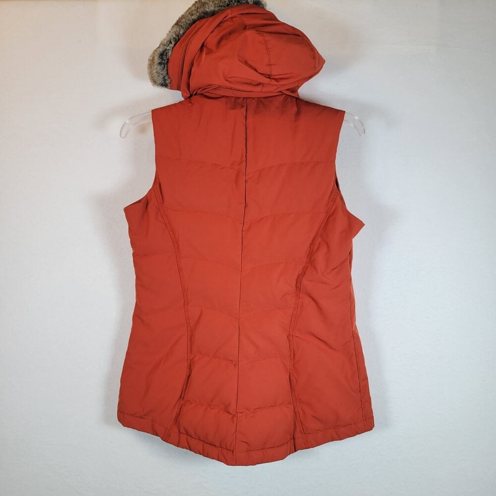 Athleta Womens Quilted Down Faux Fur Hooded Puffer Vest Size XS Orange Hiking - Picture 11 of 11